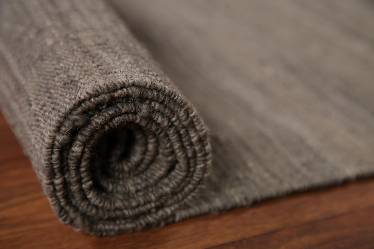 Rug Source Southwestern Collection 5x7 Kilim Area Rug, Hand Woven Greys & Charcoal Contemporary Rug, Oriental 100% Wool Carpet for Bedroom, Living Room, Dining Room