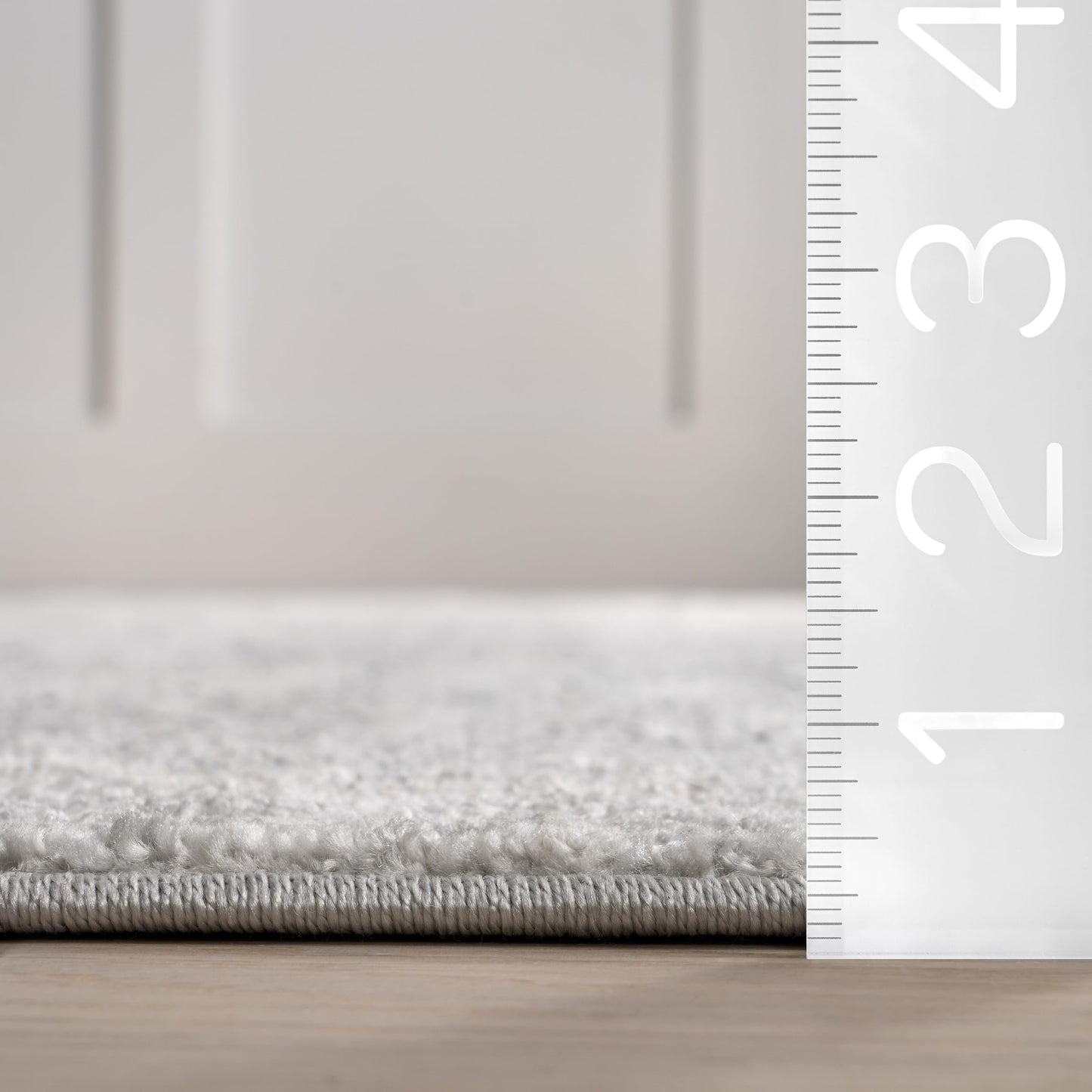Nuloom Gena Light Grey/Ivory, 4' x 6', Distressed Medallion, Soft and Cozy, High Traffic, Stain Resistant, Easy Clean, Durable Area Rug for Bedroom, Living Room, Dining Space, Den, Foyer, Entryway