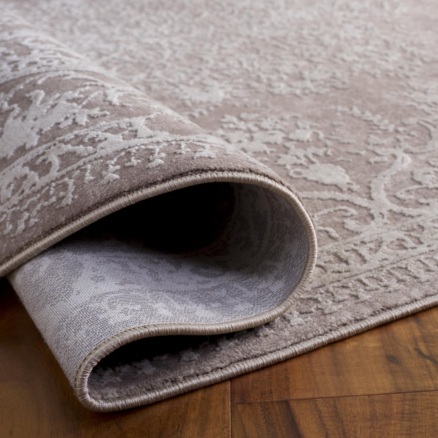 SAFAVIEH Area Rug 6x8 Oval- Reflection Collection - Beige & Cream, Non-Shedding & Easy Cleaning, Ideal for Living Room, Bedroom, Dining Space (RFT664A)