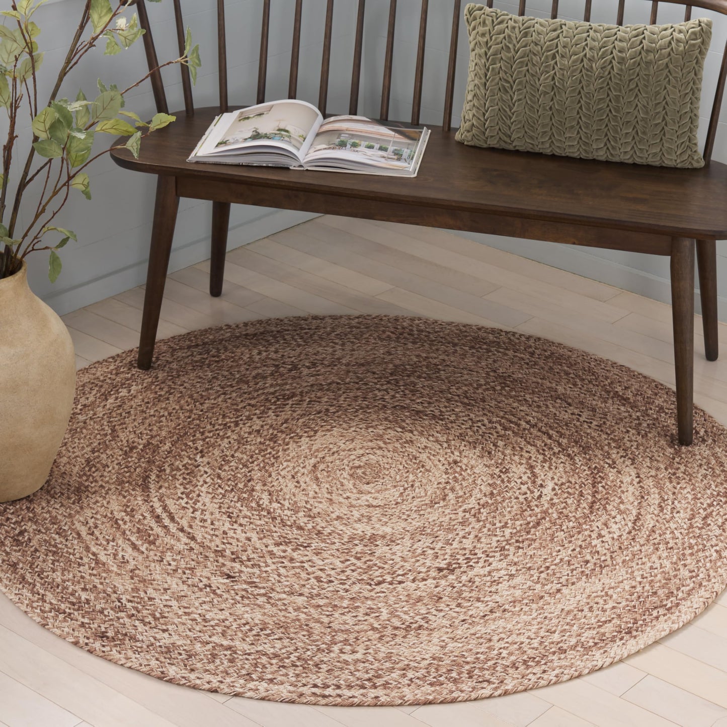 SAFAVIEH Braided Collection Area Rug - 4' Round, Natural & Brown, Handmade Wool, Ideal for Living Room, Bedroom, Dining Space (BRD565T)