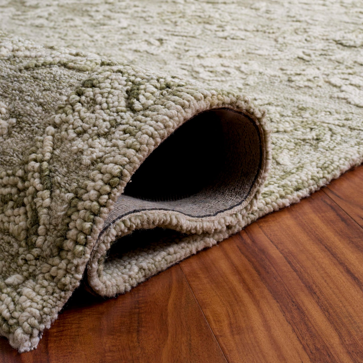 SAFAVIEH Area Rug 8x10 - Blossom Collection - Large - Sage & Ivory, Handmade Wool, Ideal for Living Room, Bedroom, Dining Space (BLM411W)