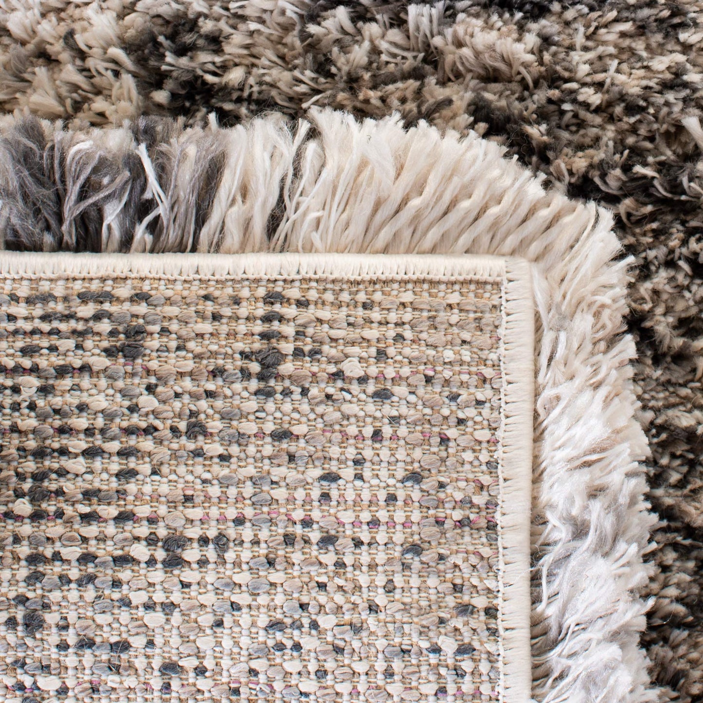 SAFAVIEH Iceland Shag Collection Area Rug - 5'3" x 7'6", Cream & Grey, Modern Design, Easy Care, 2.5-inch Thick Ideal for High Traffic Areas in Living Room, Bedroom (ISG519A)