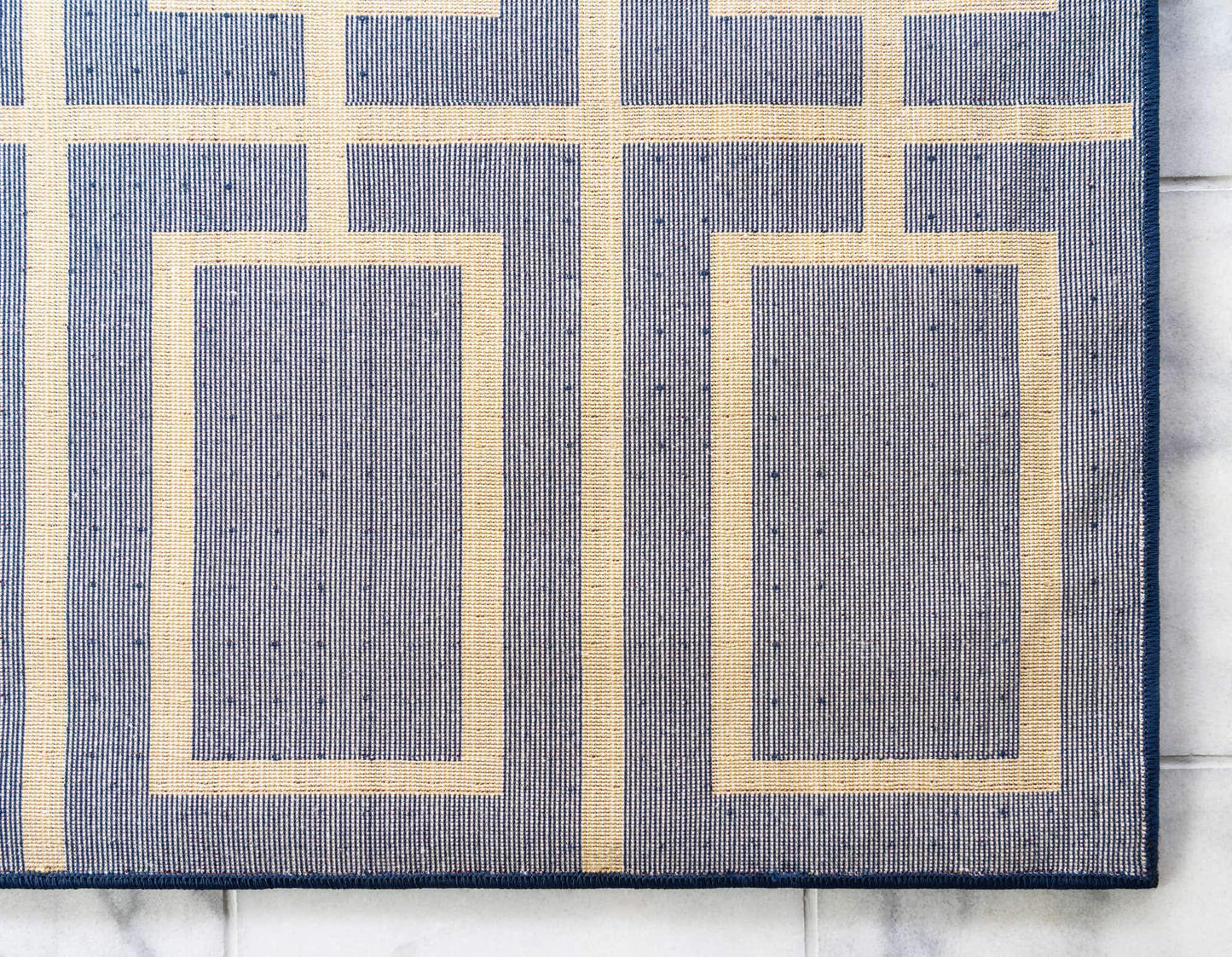 Unique Loom Marilyn Monroe Glam Collection Area Rug - Deco (4'x 6' Rectangle, Navy Blue Gold/ Gold)