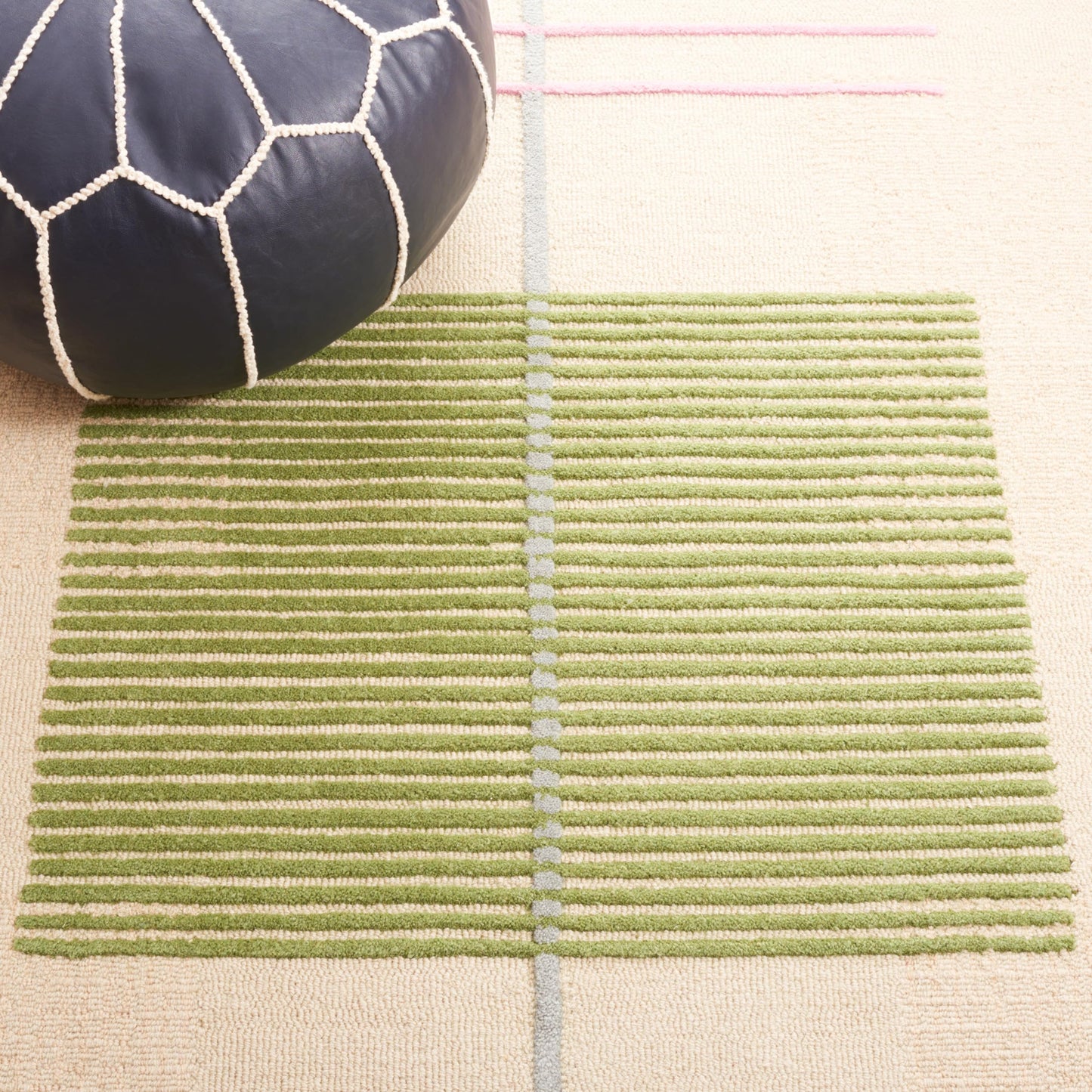 SAFAVIEH Genre Collection Area Rug - 5' x 8', Beige & Green, Handmade Wool, Ideal for Living Room, Bedroom, Dining (GRE204B-5)
