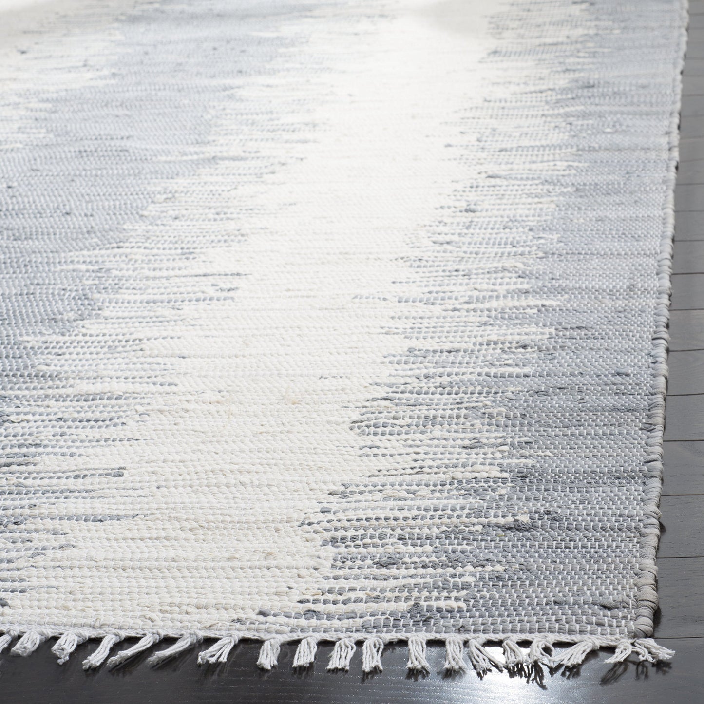 SAFAVIEH Montauk Collection Area Rug - 6' Square, Grey, Handmade Stripe Fringe Cotton, Ideal for High Traffic Areas in Living Room, Bedroom (MTK751K)