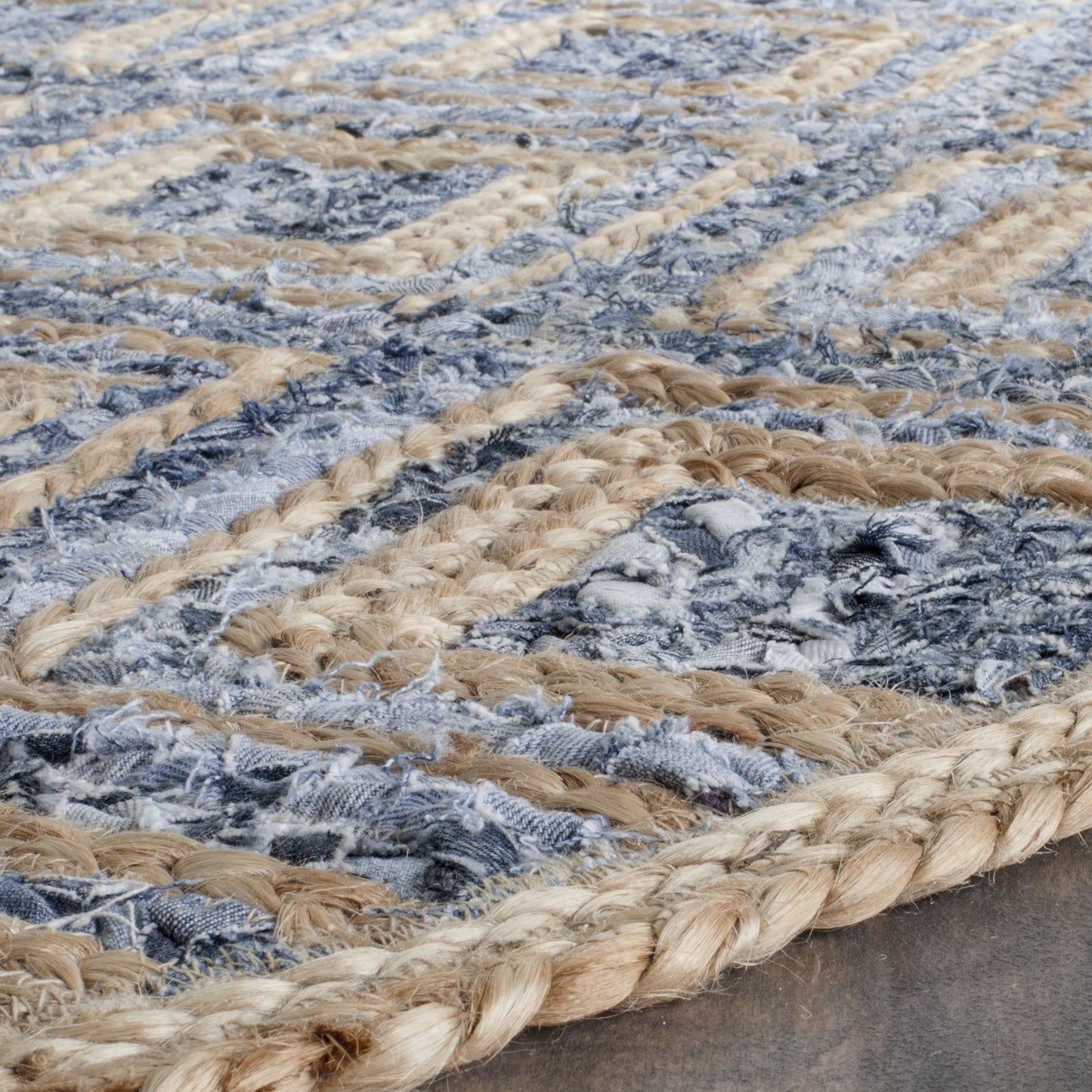 SAFAVIEH Cape Cod Collection 8' Round Natural / Blue CAP354A Handmade Flatweave Diamond Braided Jute & Denim Area Rug
