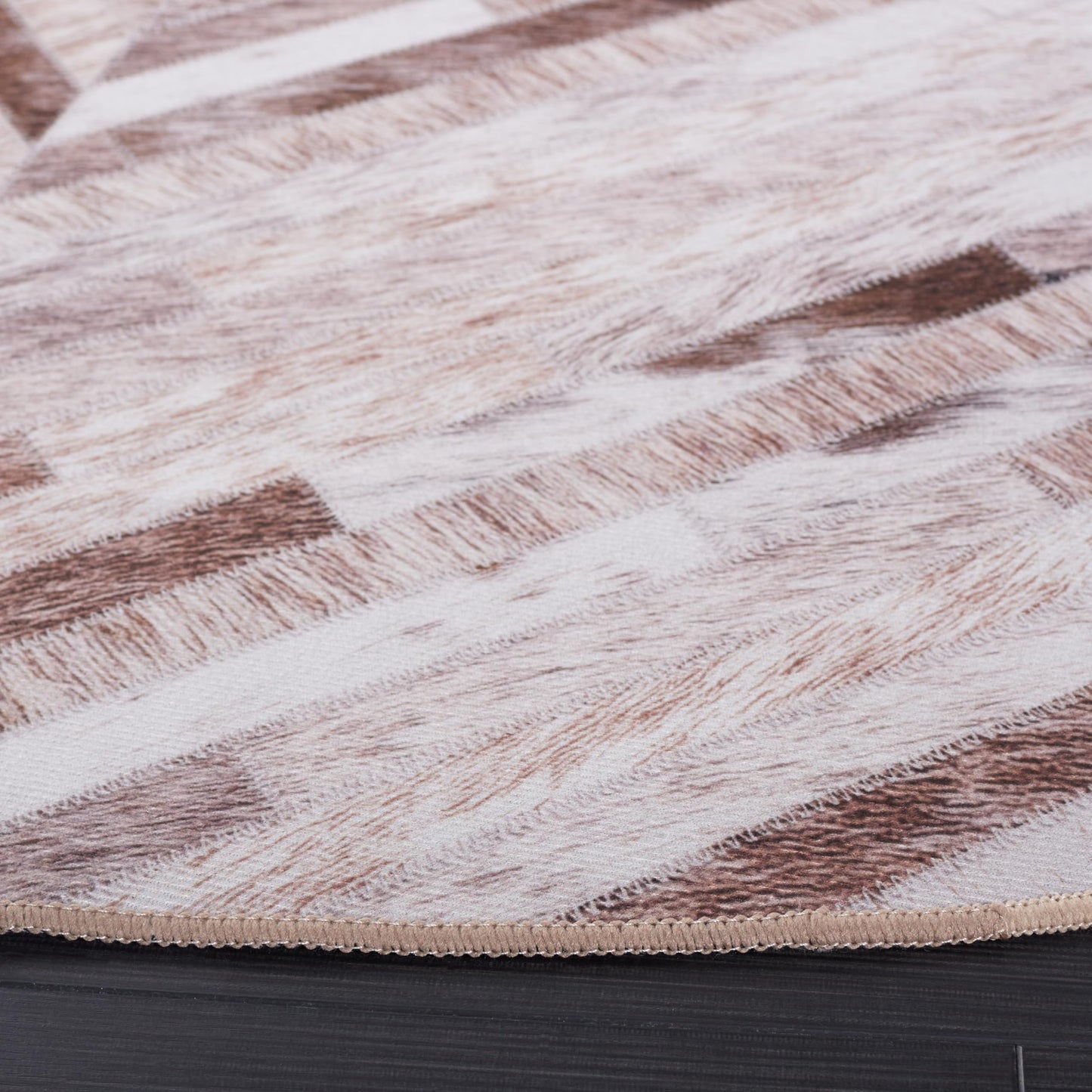 SAFAVIEH Washable Rug Faux Hide Collection - 6' Round, Beige & Brown, Slip Resistant, Western Rustic Decor, Printed Pattern, Ideal for Living Room, Bedroom, Home Office, Dining Space (FAH526A)