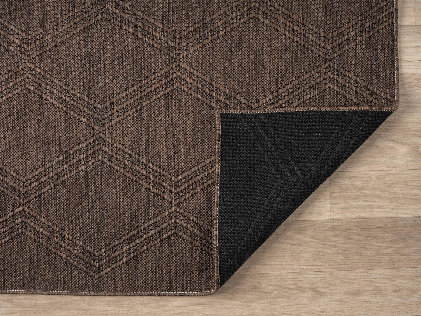 RUGGERRUGS Darla Textured Foldable Indoor Outdoor Rug, 8x10, Weather Resistant, Easy Clean, UV Resistant, Lightweight Contemporary Geometric Patio Carpet for Porch, Deck, Living Room (8'x10', Brown)