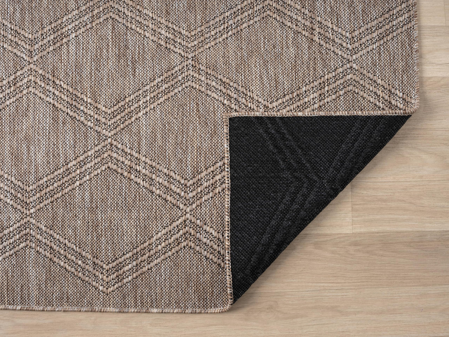 RUGGERRUGS Darla Textured Foldable Indoor Outdoor Rug, 4x6, Weather Resistant, Easy Clean, UV Resistant, Lightweight Contemporary Geometric Patio Carpet for Porch, Deck, Living Room (4' x 6', Beige)