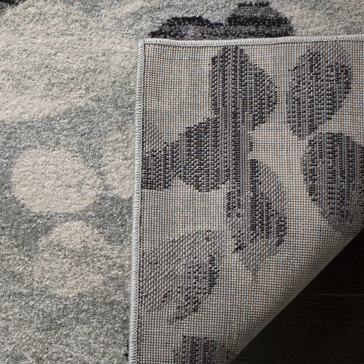 SAFAVIEH Evoke Collection 4' x 6' Grey/Black EVK236R Floral Non-Shedding Living Room Bedroom Accent Rug