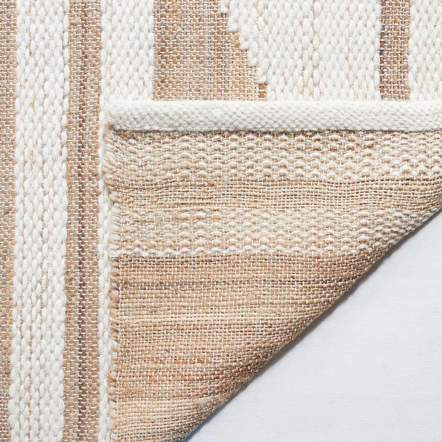 SAFAVIEH Natural Fiber Collection Area Rug - 4' x 6', Natural & Ivory, Handmade Jute, Farmhouse Boho Moroccan, Ideal for The Living Room, Bedroom, Dining Room (NFB280A-4)