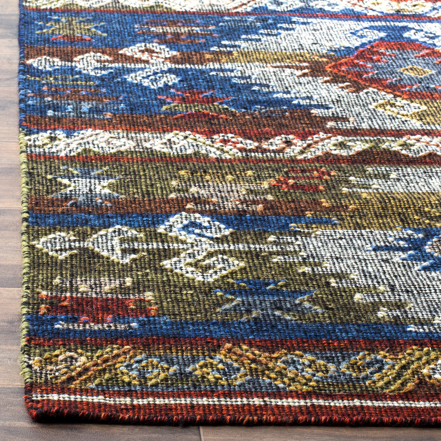 SAFAVIEH Canyon Collection Area Rug - 5' x 8', Multi, Handmade Boho Southwestern Tribal Wool, Ideal for High Traffic Areas in Living Room, Bedroom (CNY108D)