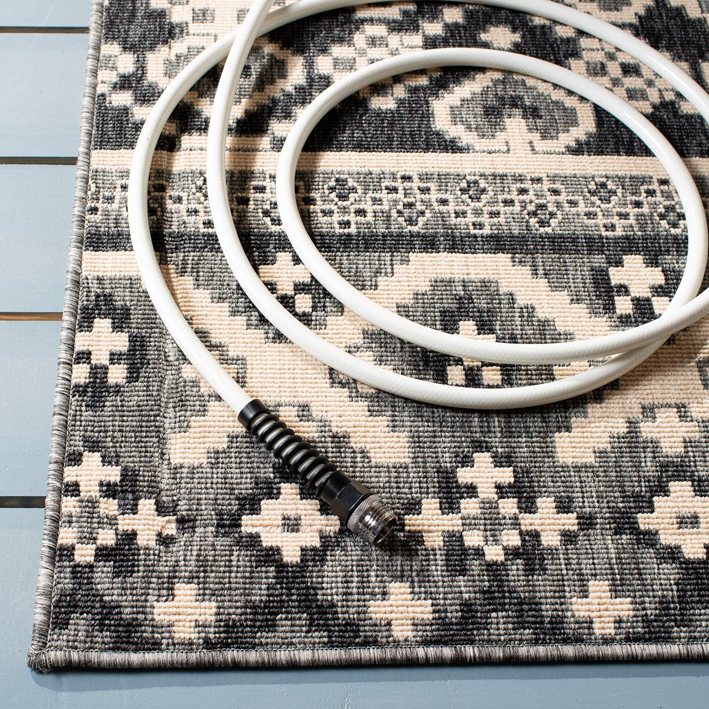 SAFAVIEH Washable Rug Outdoor Veranda Collection - 6'7" x 9'6", Grey & Beige, Non-Shedding & Easy to Clean, Ideal for Patio, Backyard, Mudroom (VER097-3435)