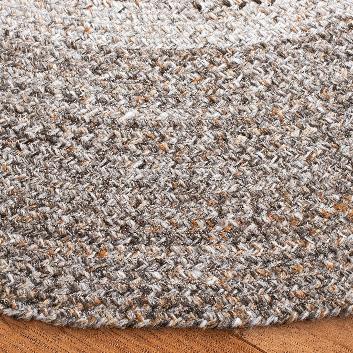 SAFAVIEH Braided Collection Area Rug - 3' Round, Brown & Beige, Handmade Country Cottage Reversible, Ideal for High Traffic Areas in Living Room, Bedroom (BRD802T)