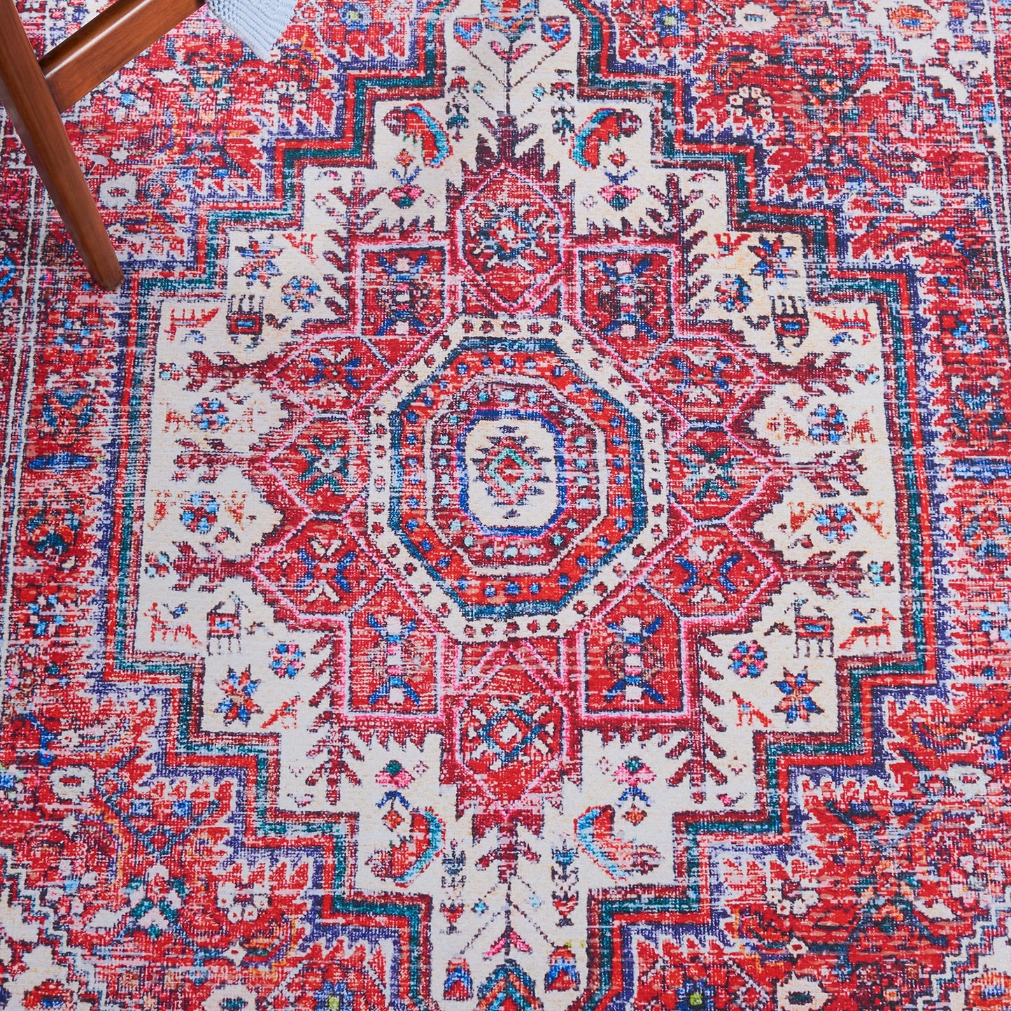SAFAVIEH Washable Rug Tucson Collection - 4' x 6', Red & Blue, Slip Resistant & Easy to Clean, Ideal for Foyer, Kitchen, Nursery, Office, Bedroom (TSN198Q)