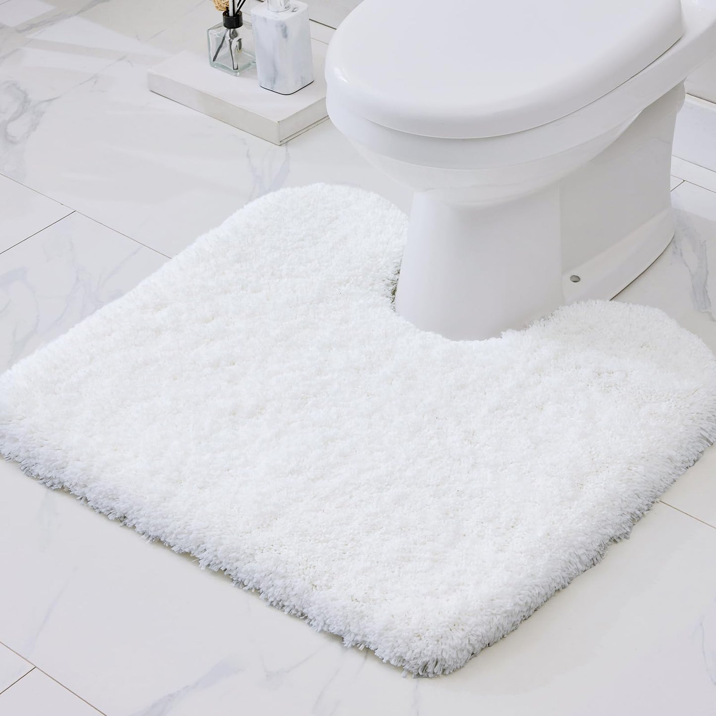 Disolla Toilet Mat 22x24 White - Non Slip Fluffy U-Shaped Contour Rug, Ultra-Soft Plush Toilet Floor Mat, Absorbent & Machine Washable