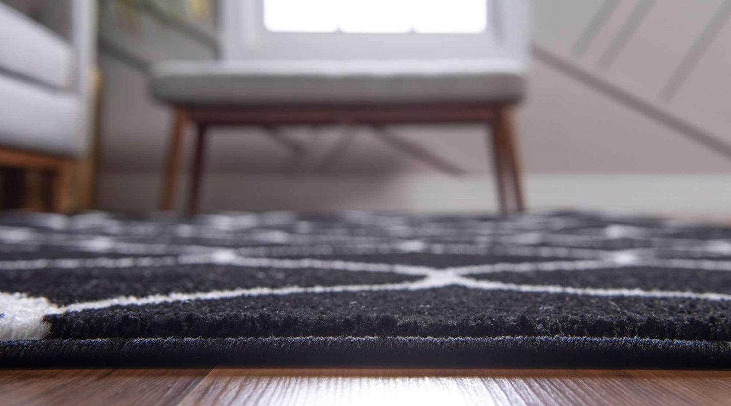 Unique Loom Trellis Frieze Collection Area Rug - Rounded (7' 1" x 10', Black/ Ivory)