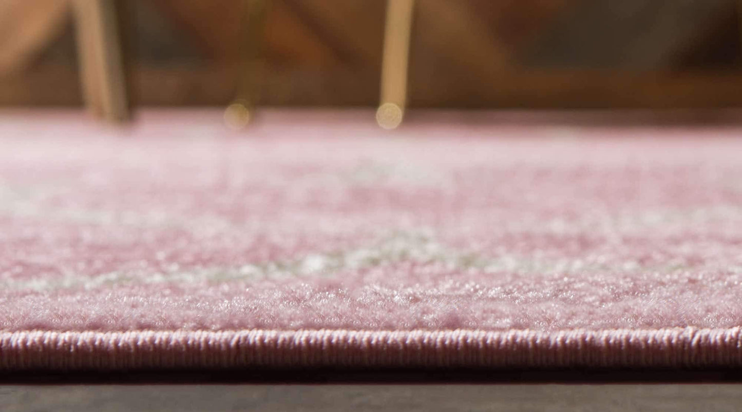 Unique Loom Trellis Frieze Collection Area Rug - Rounded (4' 1" x 6' 1", Light Pink/ Ivory)