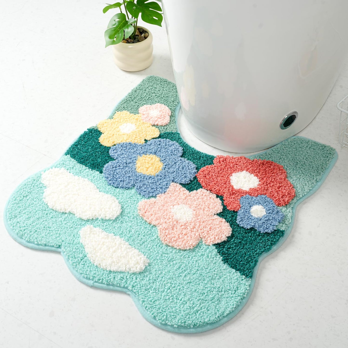 Tyrafry Flowers Toilet Rug U Shaped, Microfiber Bathroom Toilet Rugs Non Slip Bath Mat Toliet Rug Machine Washable Absorbent Bathroom Rugs 20 x 22 Inches, Small White Flowers