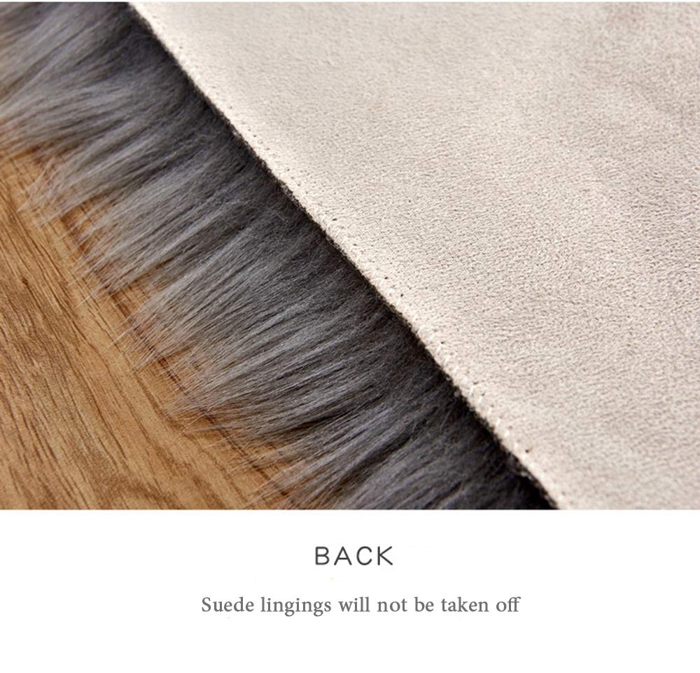 VANILLACHOCOLATE Heart Shaped Soft Faux Sheepskin Fur Area Rugs for Home Sofa Floor Mat Plush, 3ft x 2.2ft (Grey)