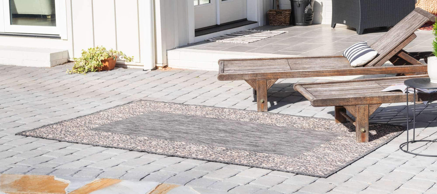 Unique Loom Outdoor Border Collection Area Rug - Floral Border (6' 1" x 9' Rectangle, Charcoal Gray/ Beige)