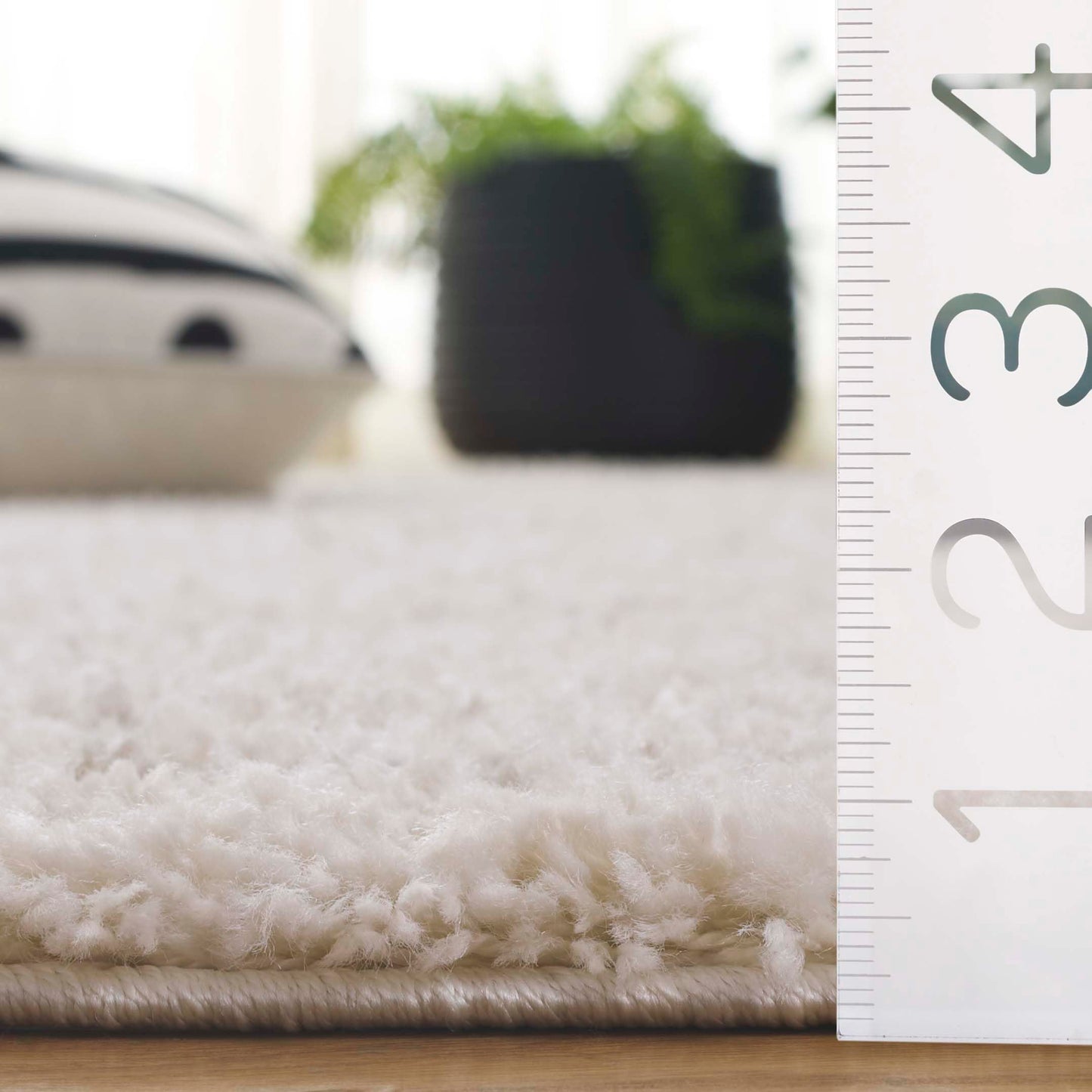 SAFAVIEH Arizona Shag Collection Runner Rug - 2'3" x 6', Ivory & Beige, Moroccan Boho Design, Non-Shedding & Easy to Clean, Ideal for Ideal for Living Room, Hallway, Foyer, Bedroom (ASG741A)