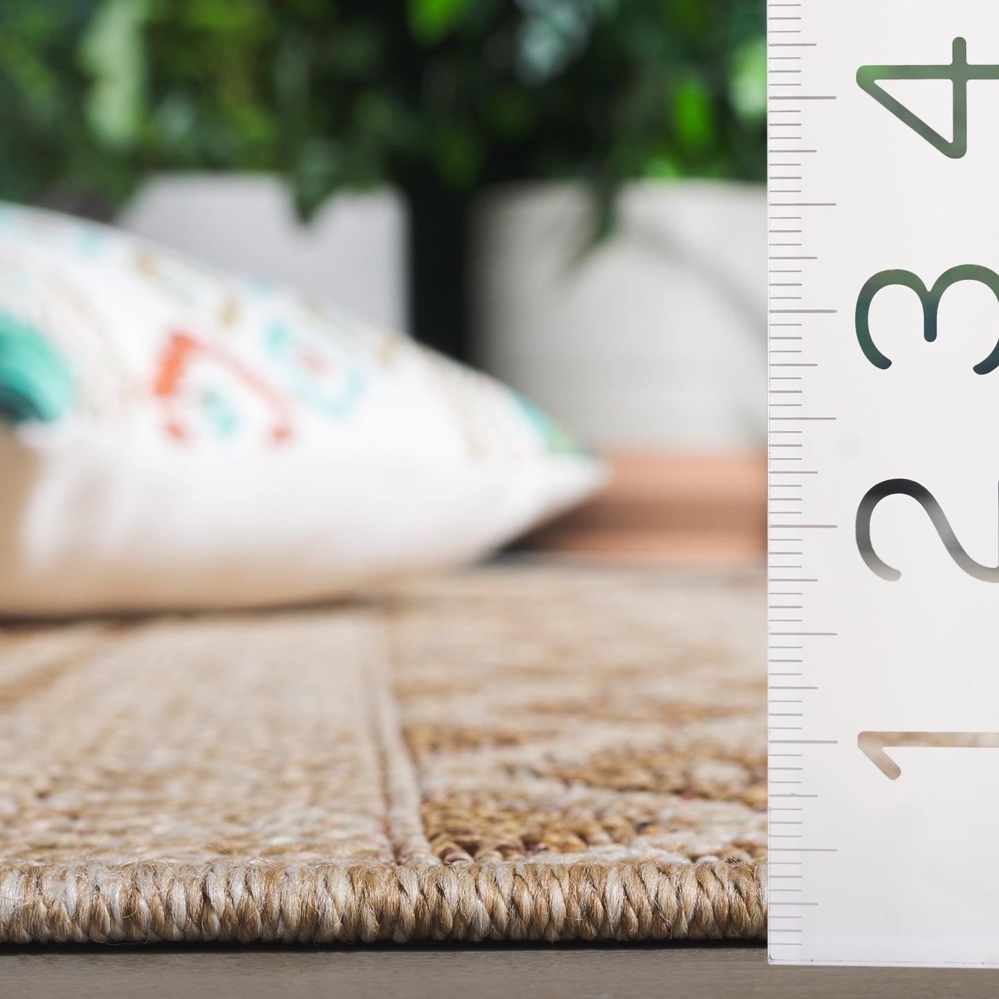 SAFAVIEH Washable Rug Outdoor Wicker Collection - 4' x 6', Natural & Brown, Non-Shedding & Easy to Clean, Ideal for Patio, Backyard, Mudroom (WCK152B)