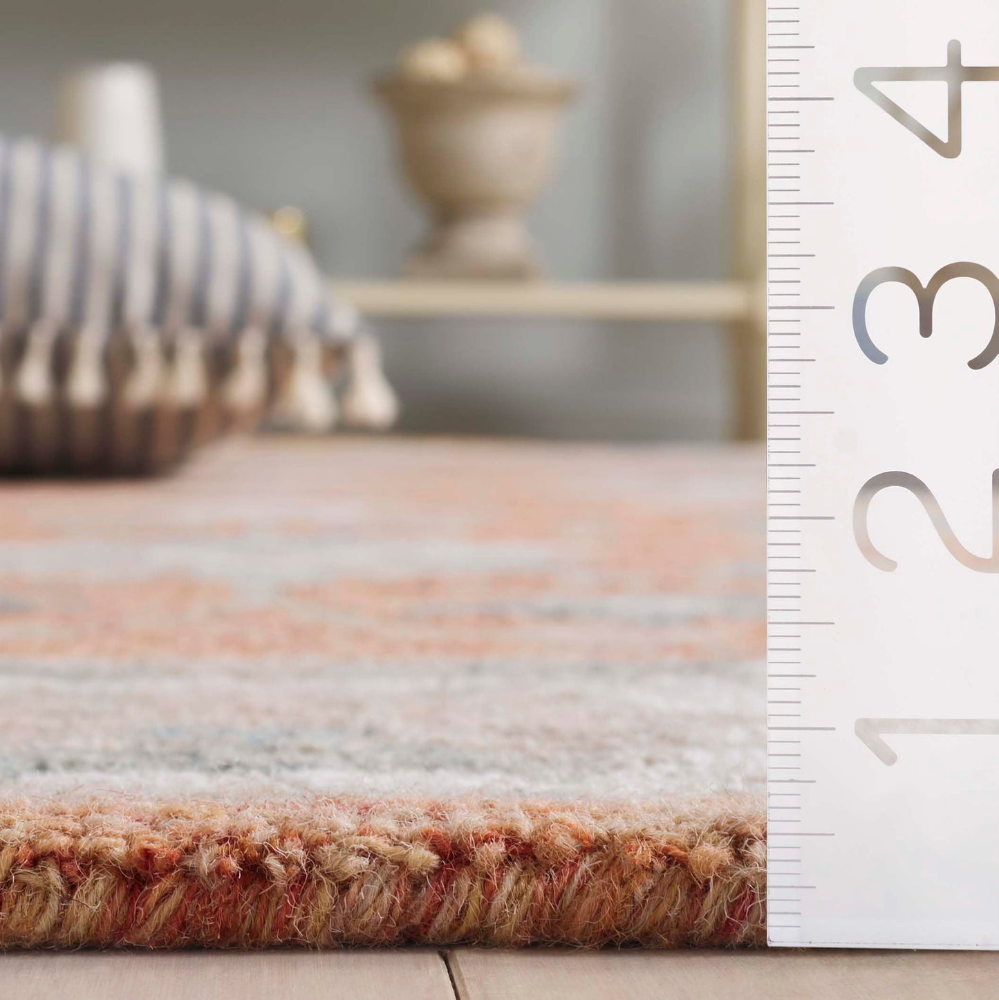SAFAVIEH Area Rug 9x12 - Heritage Collection - Large - Rust & Ivory, Handmade Wool, Ideal for Living Room, Bedroom, Dining Space (HG125P)