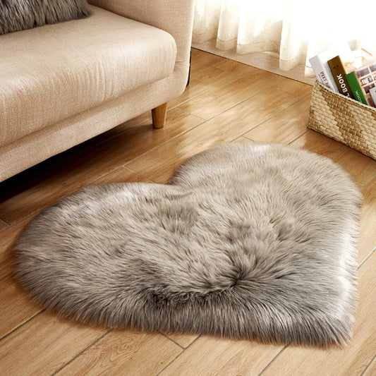 VANILLACHOCOLATE Heart Shaped Soft Faux Sheepskin Fur Area Rugs for Home Sofa Floor Mat Plush, 3ft x 2.2ft (Grey)
