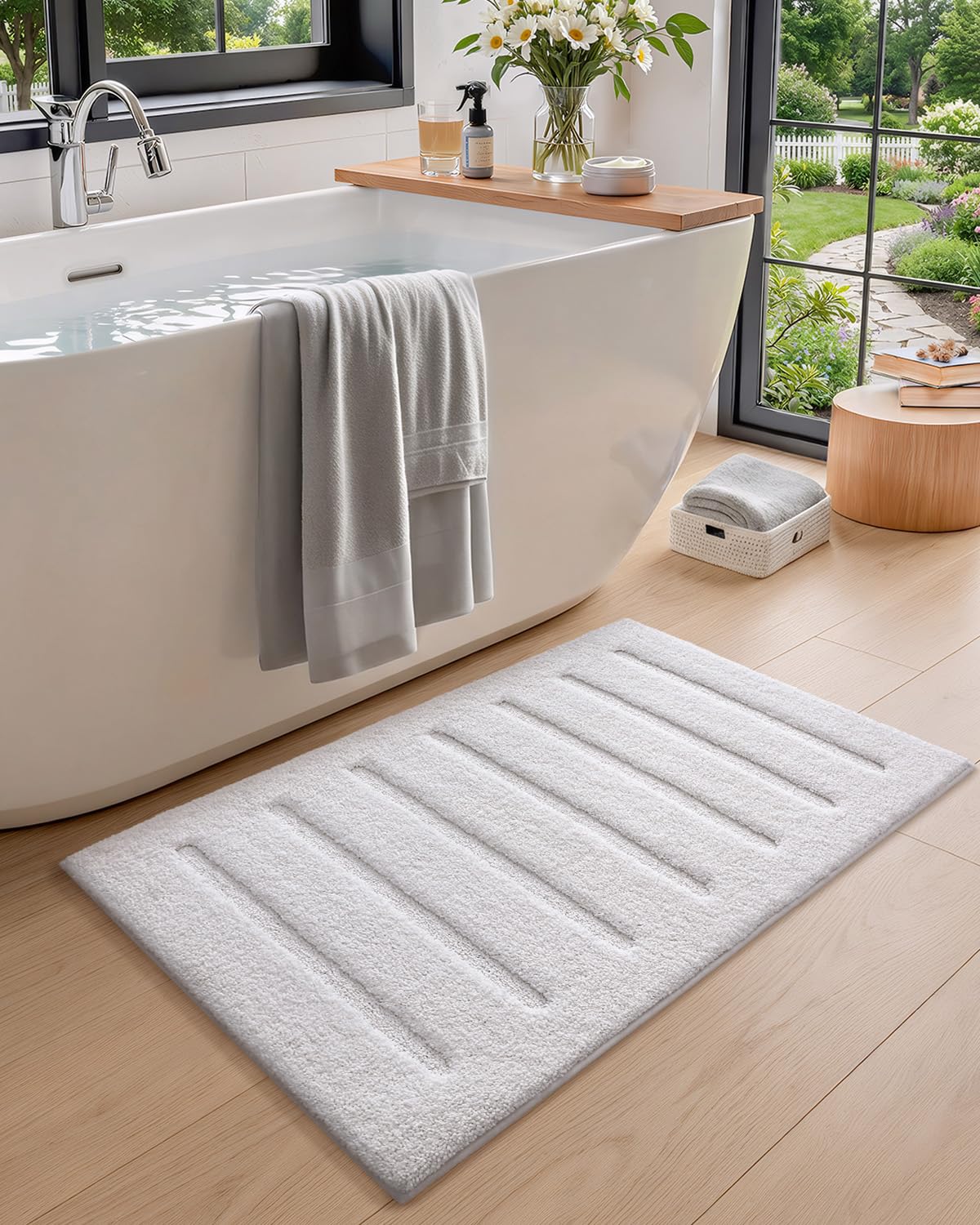 Color&Geometry White Bathroom Rugs 30x17, Ultra Soft Absorbent Microfiber Bath Rugs, Washable Plush Striped Bathroom mat, Non-Slip Bath Mats for Bathroom, Bathtub, Shower, Laundry, White