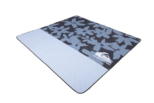 Quiksilver Sand-Free Beach Mat – Large Water-Resistant Outdoor Picnic Blanket, Lightweight Foldable Mat for Beach, Camping, Park, or Travel – Fits 4-6 People, Quick-Dry, Durable