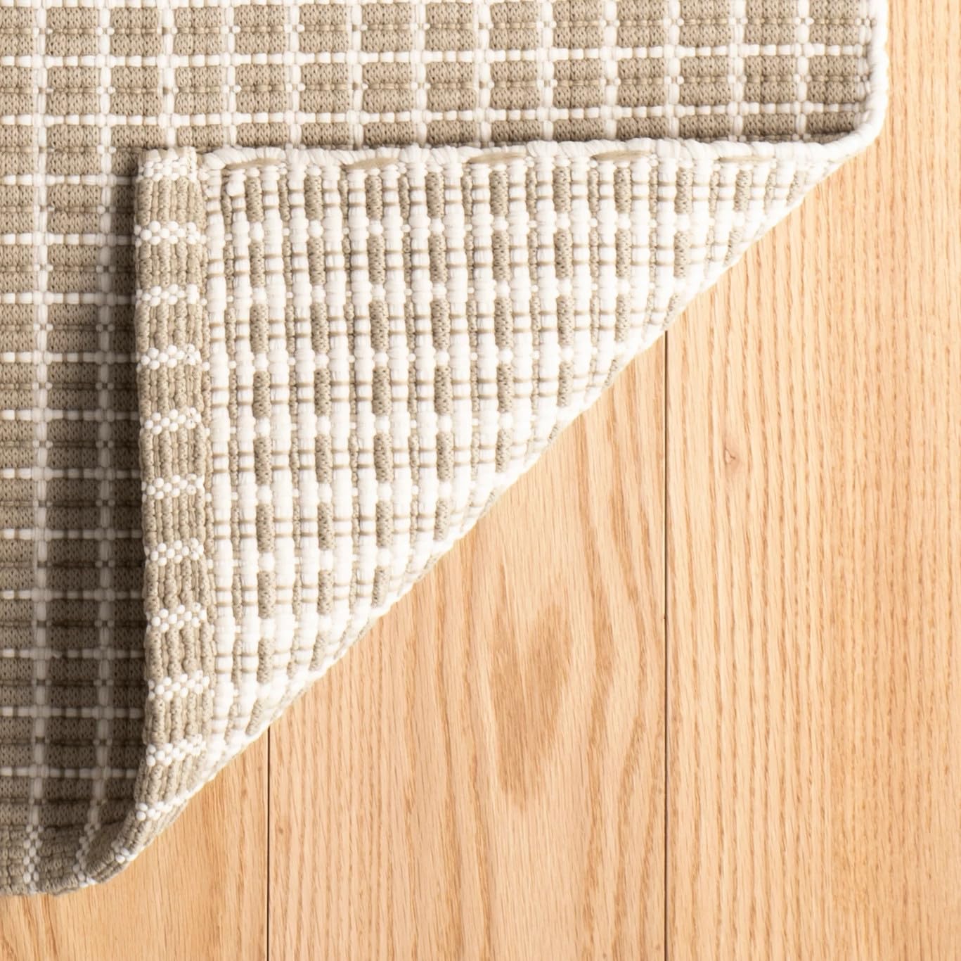 Dash and Albert Gridiron Indoor/Outdoor Area Rug - 6' x 9' Wheat Checkerboard Handwoven Accent Rug - Durable, Fade Resistant, High Traffic Friendly - Premium Luxury Hotel Quality Soft Breathable
