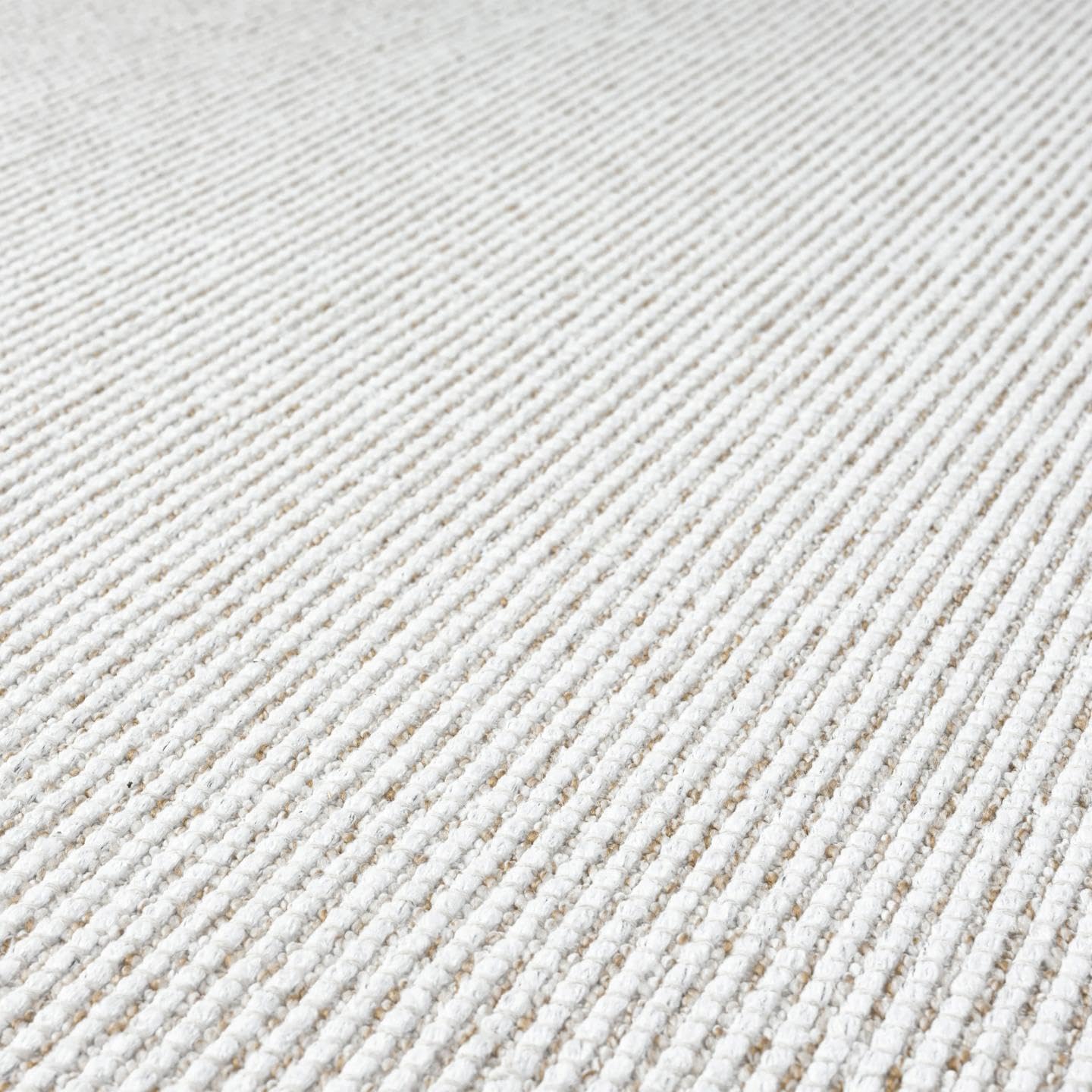 LUXE WEAVERS Machine Woven Two-Tone Beige White 6x9 Area Rug, Indoor Stain-Resistant Fringed Carpet