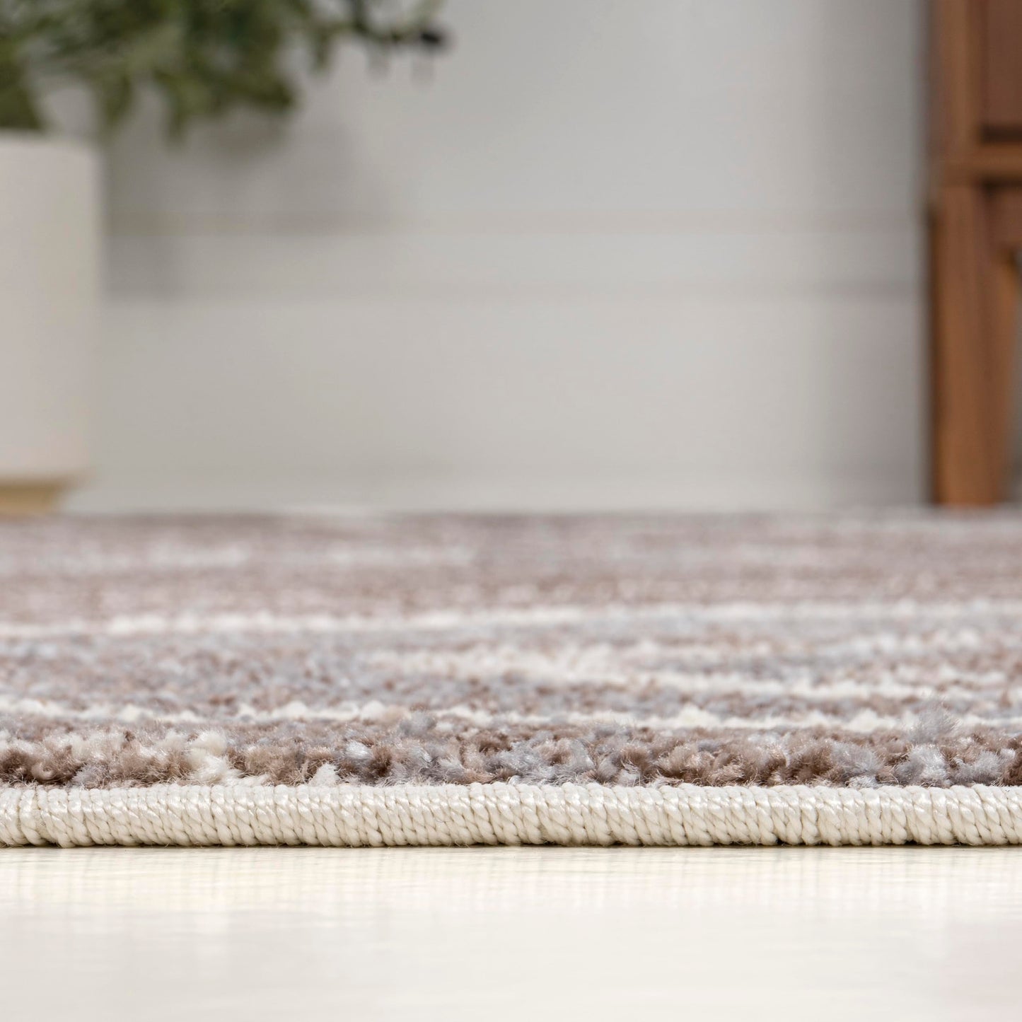 JONATHAN Y Eleni Abstract Marble Brown/Cream Indoor Area Rug 5x8, Contemporary,Glam,Casual,Transitional, Easy-Cleaning for Living Room,Bedroom,Kitchen,Pet Friendly,Non-Shedding (SEU301B-5)