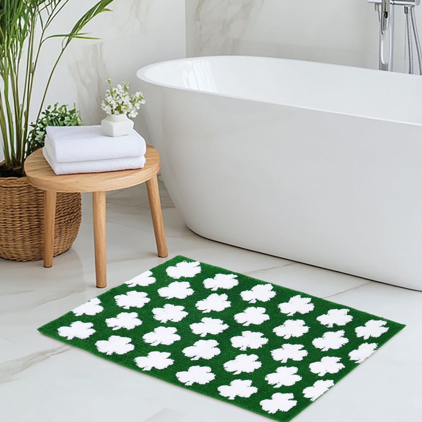 FYSUIMU St. Patrick's Day Rug Bath Mat 19.7 x 31.5” Absorbent Floor Carpet Non Slip Green White Shamrock Lucky Clover Bathroom Rug for Irish Holiday Home Bathroom Floor Decoration