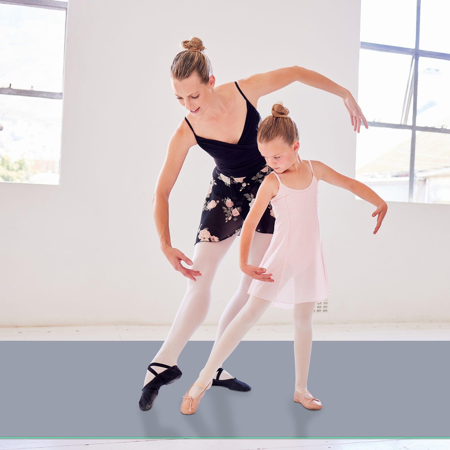 BALAPET Dance Floor Ballet Dance Floor Heavy-Duty 5MM Thick PVC Practice Floor for Ballet, Tap, Jazz, and Pop Portable and Non-Slip Dance Flooring for Adults and Kids(71x36×0.14in)