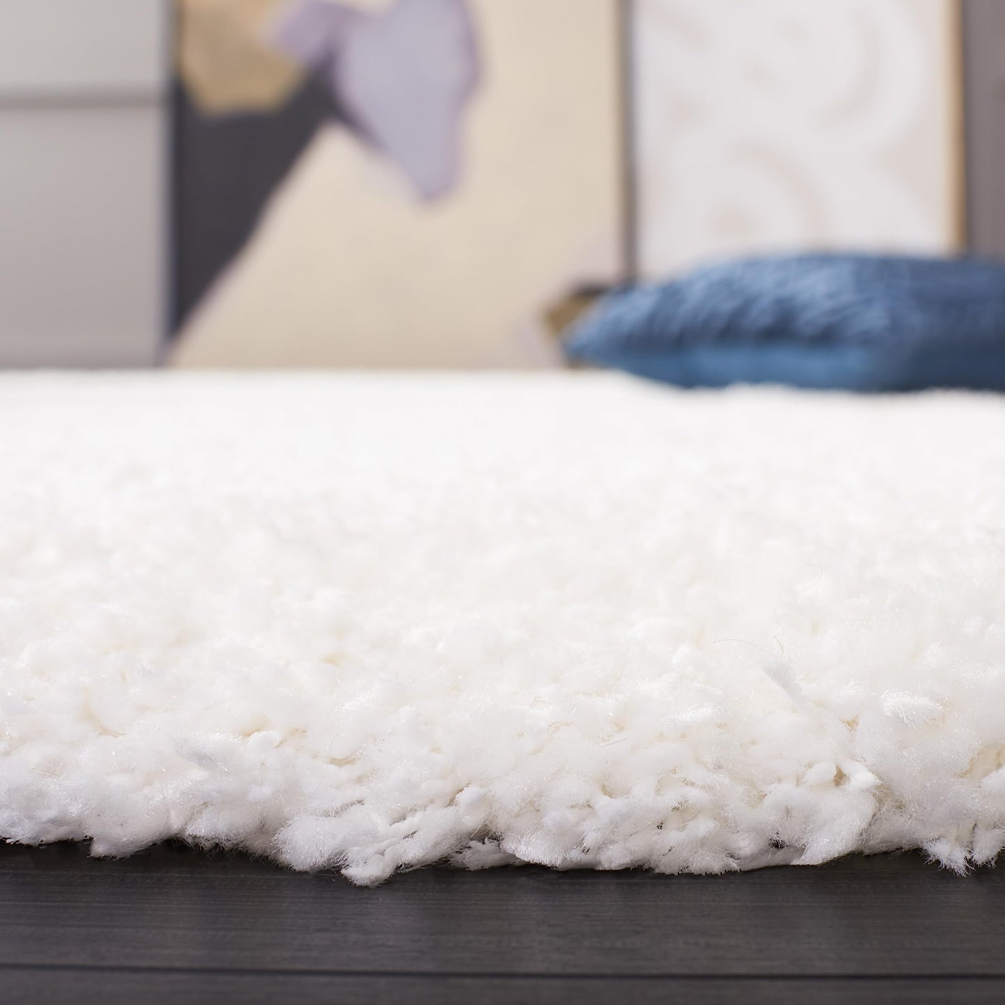 SAFAVIEH California Shag Collection Area Rug - 5'3" x 7'6", White, Non-Shedding & Easy to Clean, Ultra Plush Thick Pile, Ideal for Living Room, Bedroom, Dining Space (SG151-1010)