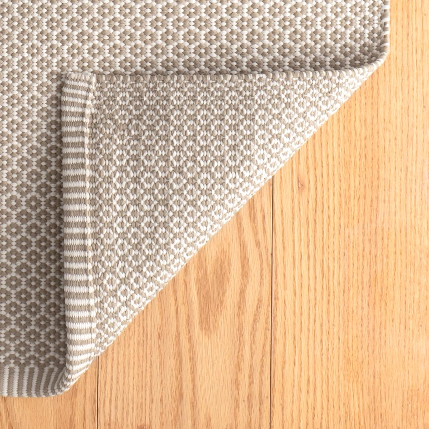 Dash and Albert Finn Indoor/Outdoor Area Rug - 2' x 3' Khaki Honeycomb Handwoven Accent Rug - Durable, Fade Resistant, High Traffic Friendly - Premium Luxury Hotel Quality Soft Breathable