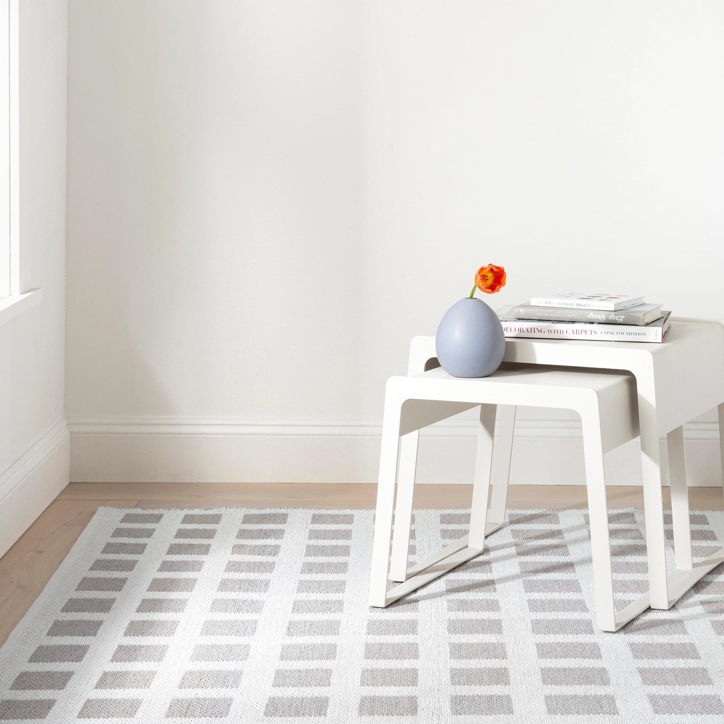 Dash and Albert Paver Grey Handwoven Indoor/Outdoor Rug, Runner-2.5 X 8 Feet, White/Grey Geometric Pattern - Premium Luxury Hotel Quality Soft Breathable Hypoallergenic Machine Washable Easy Care