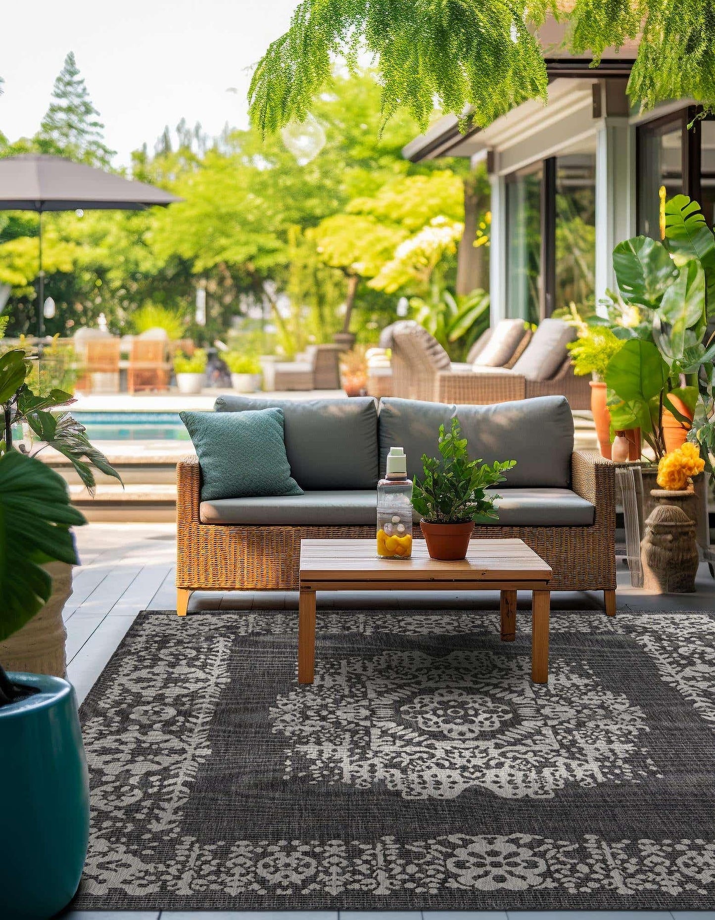 Unique Loom Outdoor Traditional Collection Area Rug - Timeworn (10' Square Charcoal Gray/Gray)