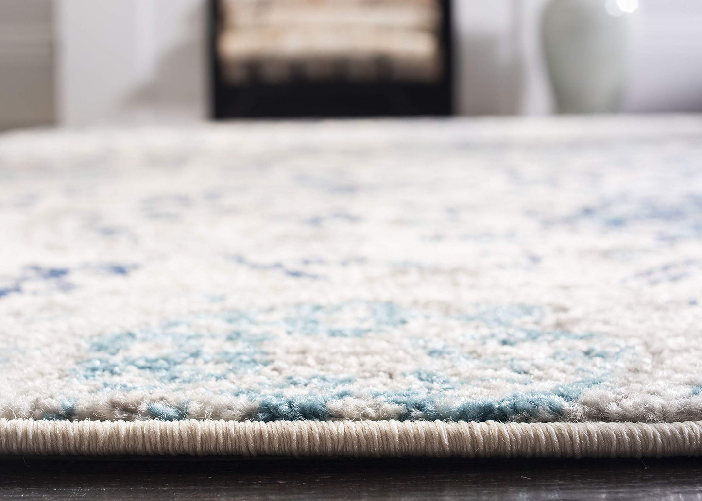 SAFAVIEH Area Rug 8x10 - Madison Collection - Large - Cream & Light Grey, Boho Chic Glam Paisley Design, Non-Shedding & Easy Cleaning, Ideal for Living Room, Bedroom, Office, Dining Space (MAD600C)