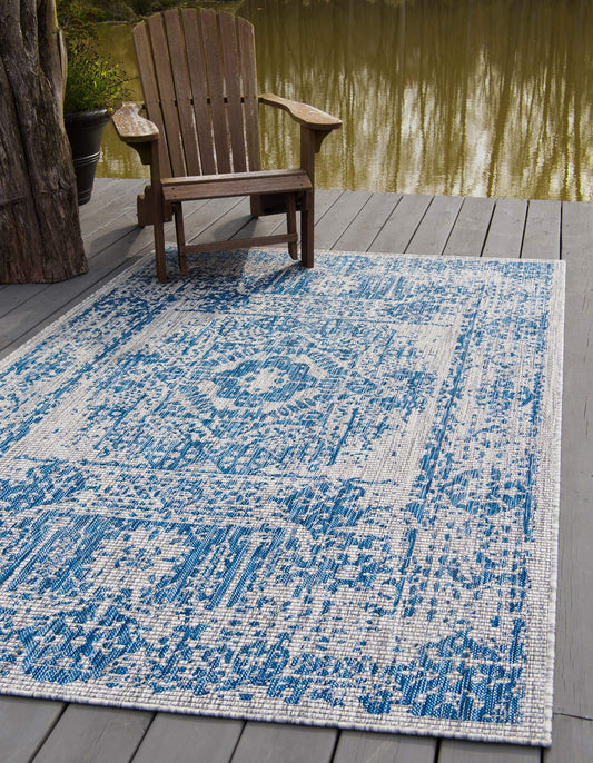 Unique Loom Outdoor Traditional Collection Area Rug - Timeworn (4' 1" x 6' 1" Rectangle, Blue/ Gray)