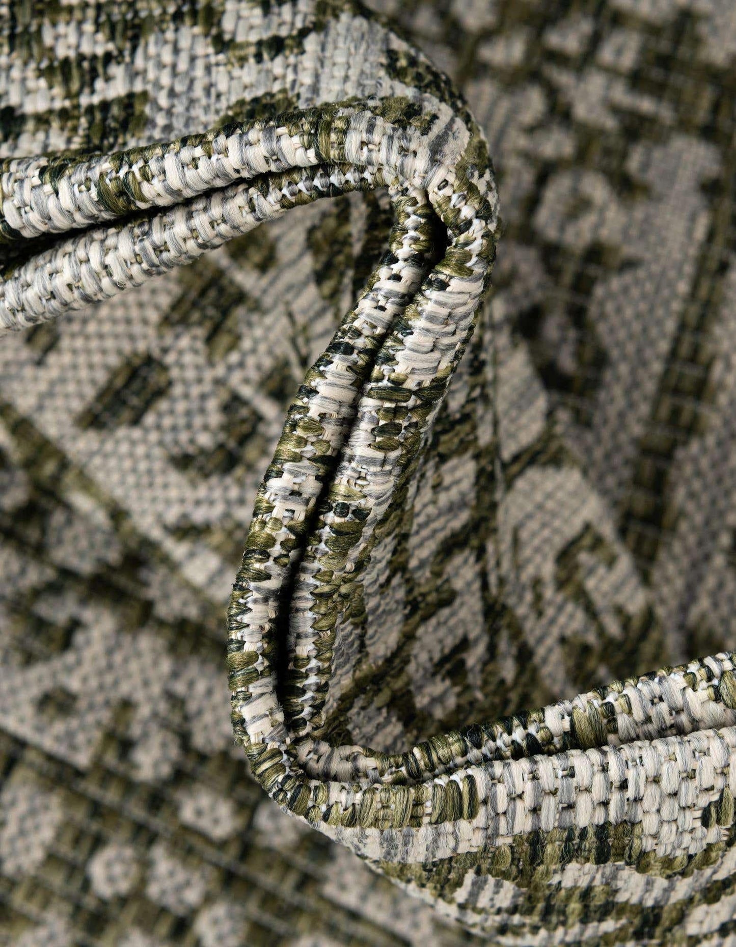 Unique Loom Outdoor Traditional Collection Area Rug - Timeworn (10' x 13' 1" Rectangle Green/Ivory)