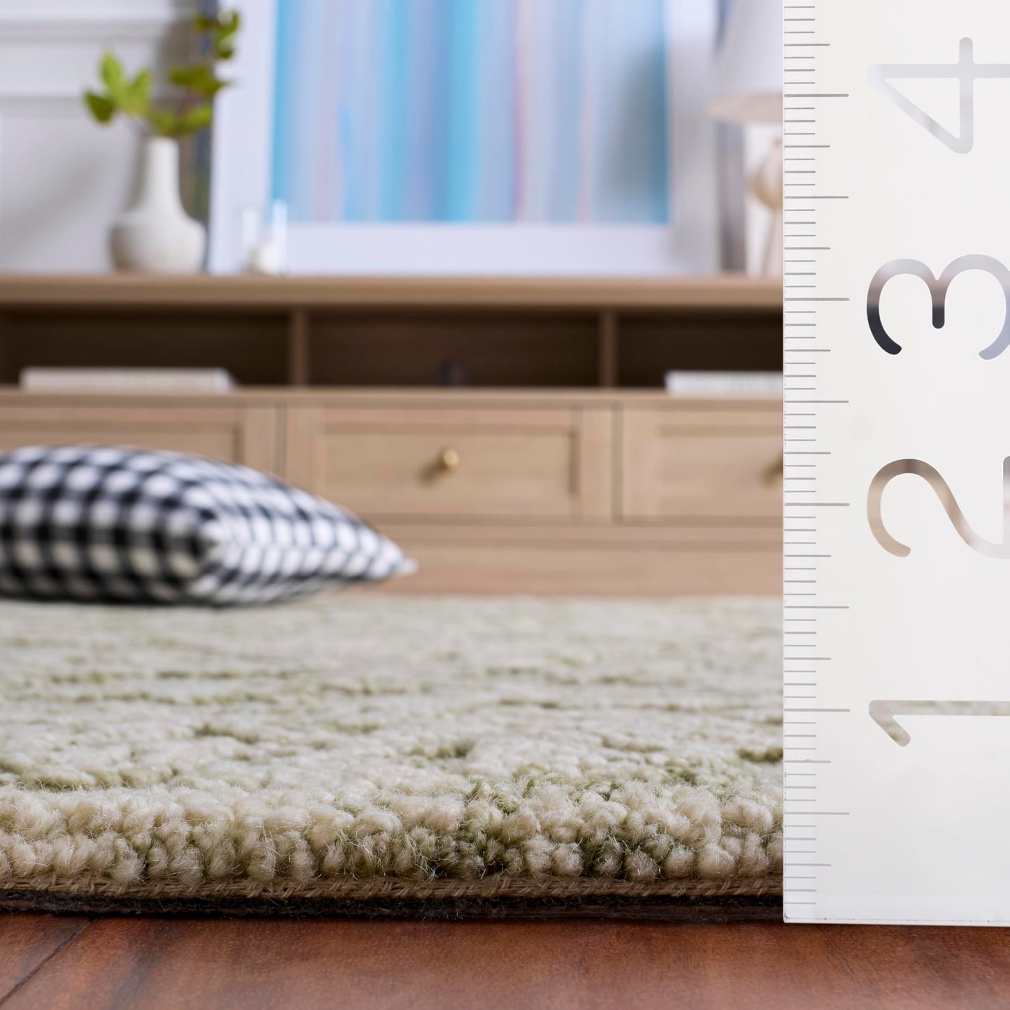 SAFAVIEH Area Rug 8x10 - Blossom Collection - Large - Sage & Ivory, Handmade Wool, Ideal for Living Room, Bedroom, Dining Space (BLM411W)