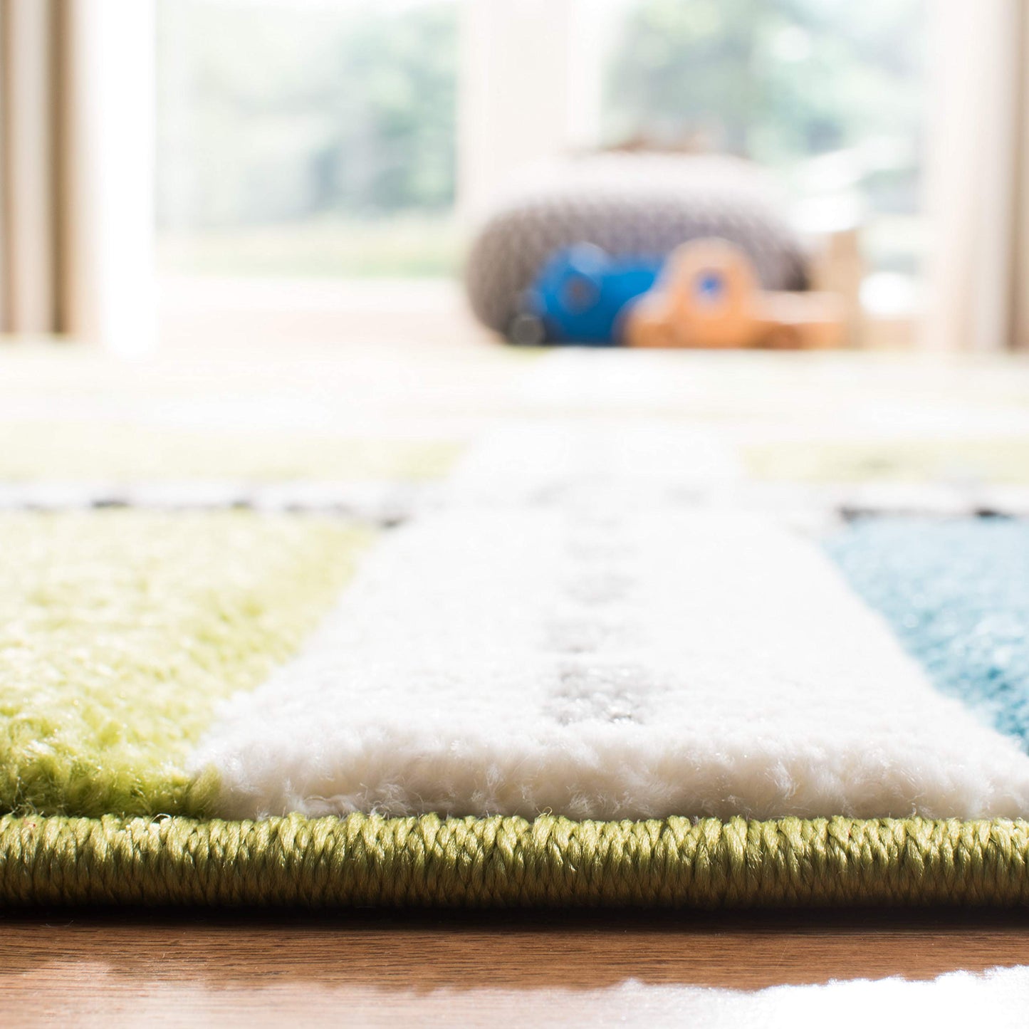 SAFAVIEH Carousel Kids Collection Area Rug - 4' Square, Green & Ivory, Non-Shedding & Easy Care, Ideal for High Traffic Areas for Boys & Girls in Playroom, Nursery, Bedroom (CRK192Y)