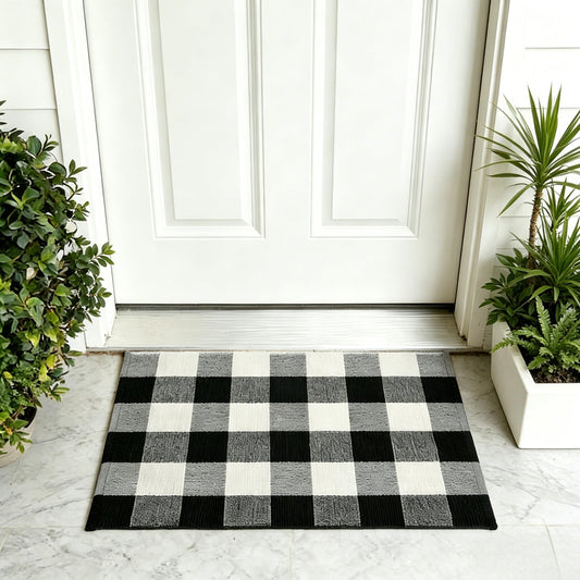 SEEKSEE Buffalo Plaid Outdoor Rug 2' x 3' Black and White Front Door Mat, Layering Rug for Porch, Washable Doormat, Cotton Area Rug for Outdoor Entrance Entryway Patio Porch Decor
