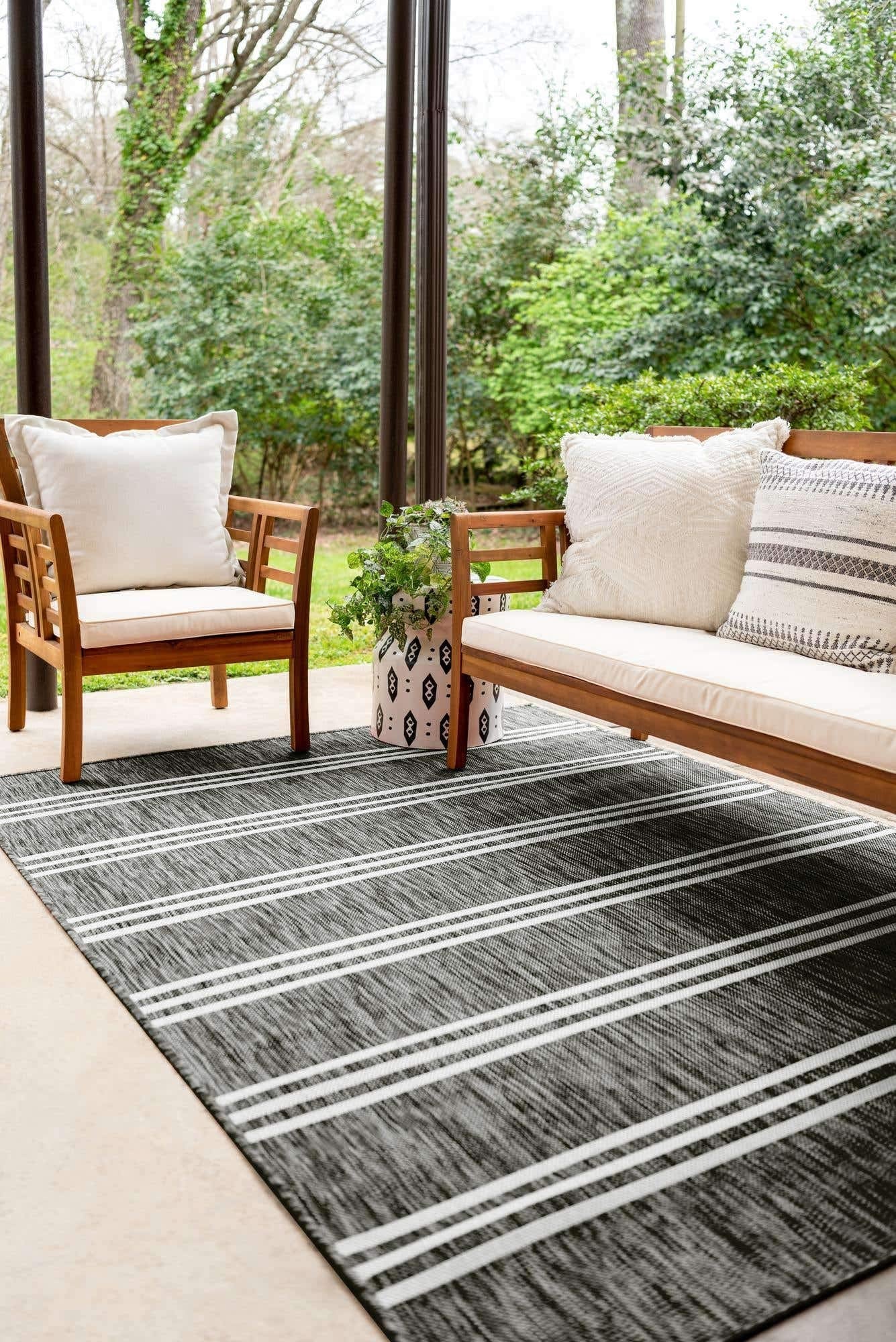 Unique Loom Jill Zarin Outdoor Collection Area Rug - Anguilla (3' 3" x 5' 3" Rectangle, Charcoal/ Ivory)