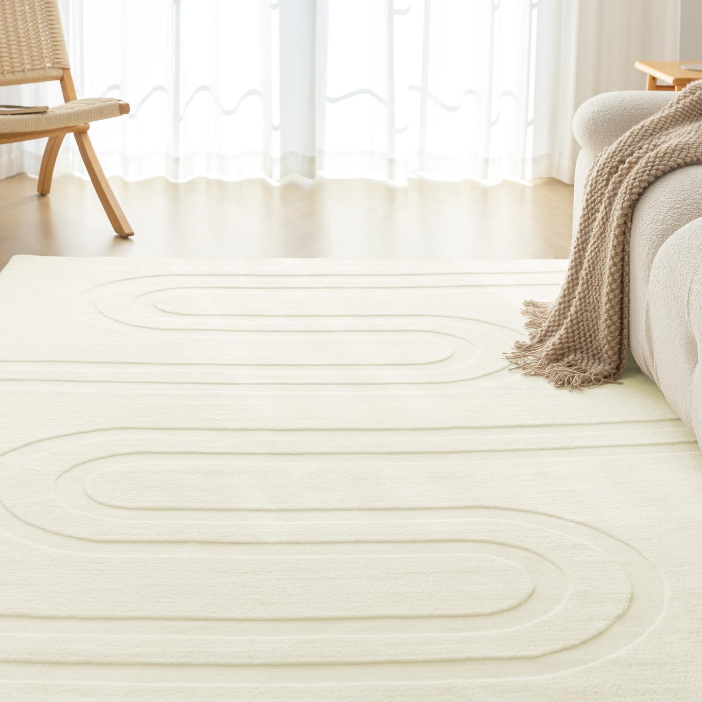 Amazon Basics Indoor Area Rugs, Soft-Touch Washable Home Decor Carpet for Living Room Bedroom, 6' L × 4' W, Modern Beige