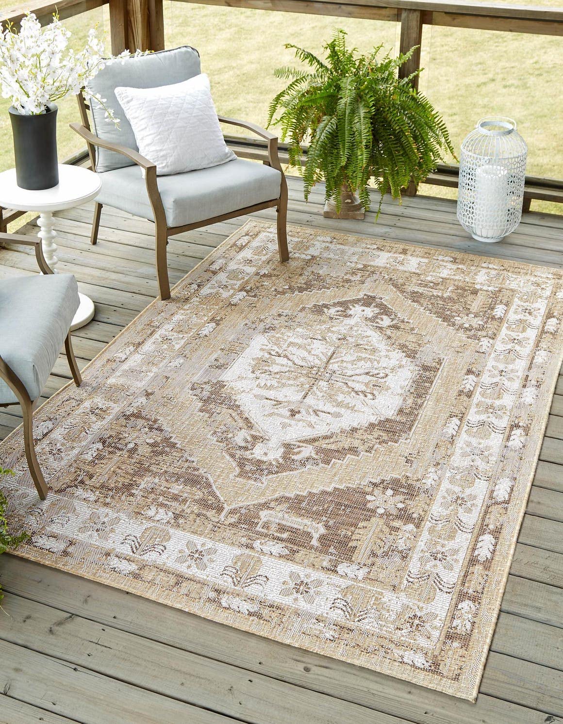 Unique Loom Outdoor Traditional Collection Area Rug - Valeria (5' 3" x 7' 10" Rectangle, Natural/ Ivory)