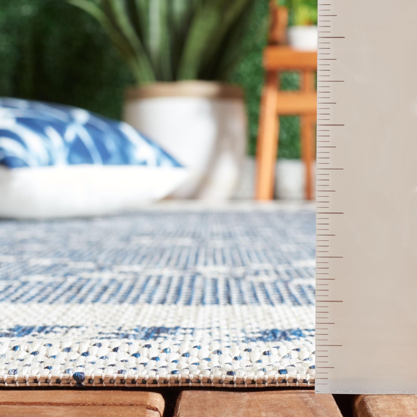 SAFAVIEH Washable Rug Outdoor Courtyard Collection - 9' x 12', Navy & Ivory, Non-Shedding & Easy Cleaning, Ideal for Patio, Backyard, Mudroom (CY8234-534)